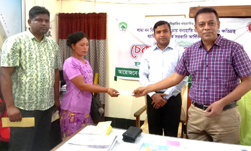 লামায় বন্য হাতির আক্রমণে ক্ষতিগ্রস্তদের ক্ষতিপূরণ চেক প্রদান