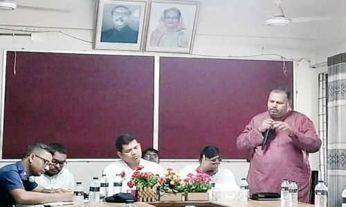 রৌমারী থানার ওসি গরু চোরাচালানে মাথাপিছু রেট বাড়িয়েছেন: সাবেক প্রতিমন্ত্রী