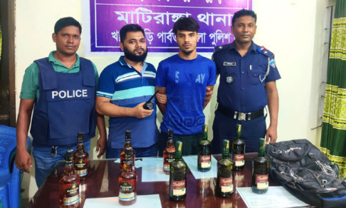 মাটিরাঙ্গায় বিদেশী মদ ও মটর বাইকসহ গ্রেপ্তার ১
