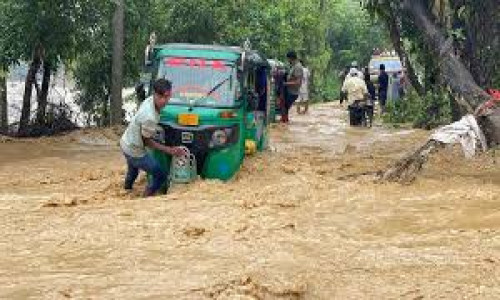 তলিয়ে গেছে ফেনী শহর, আরও নতুন এলাকা প্লাবিত