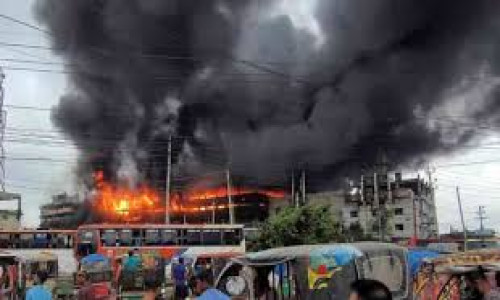 লুটের পর গাজী টায়ার কারখানায় আগুন, নিখোঁজের তালিকায় ১৭৩ জনের নাম