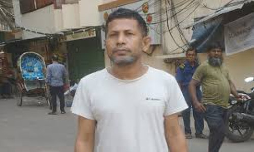চাকরি ফিরে পেতে এক শ্রমিকের ১৮ বছরের লড়াই