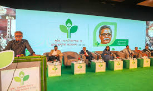 নারী চিকিৎসককে টেনেহিঁচড়ে রাস্তার ওপর মারধর, রক্ষা পাননি চিকিৎসক স্বামীও