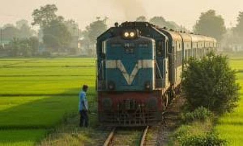 ‘প্রকৃতির ডাকে সাড়া’ দিতে গিয়ে বিব্রতকর পরিস্থিতিতে ট্রেনচালক