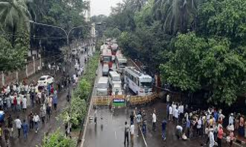 অবরোধের সঙ্গে যোগ হয়েছে বৃষ্টি, ঢাকায় তীব্র যানজট