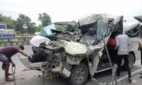 ঈদযাত্রায় সড়কে ৩ সদস্যকে হারিয়ে পরিবারটির সামনে এখন ‘শুধুই অন্ধকার’