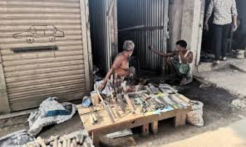 বাবার লাশ দাফন করেই আরিফুলকে কোরবানির পশুর হাটে আসতে হলো কেন